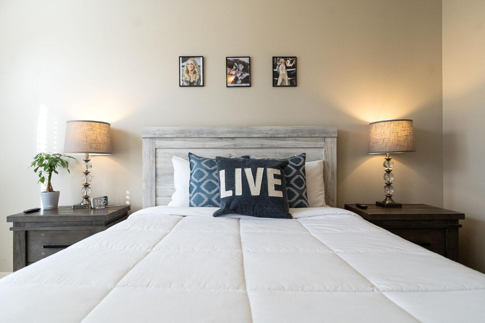 The Celebrity - Minutes To Broadway With A Balcony Leilighet Nashville Eksteriør bilde