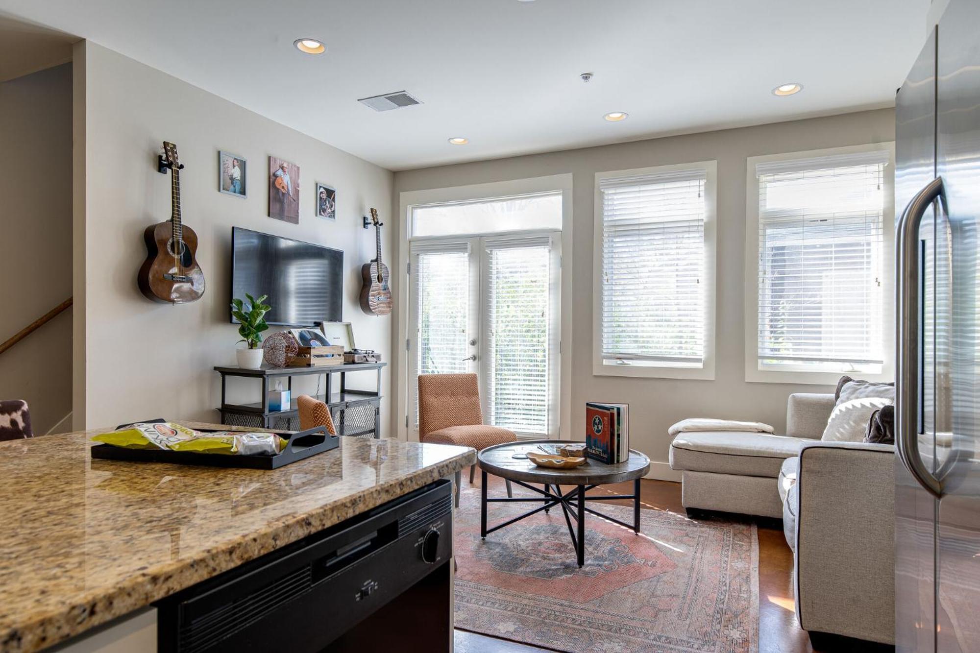 The Celebrity - Minutes To Broadway With A Balcony Leilighet Nashville Eksteriør bilde